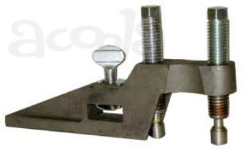 Центратор цепной с двумя упорными винтами «Double Jackscrew Chain Clamp»